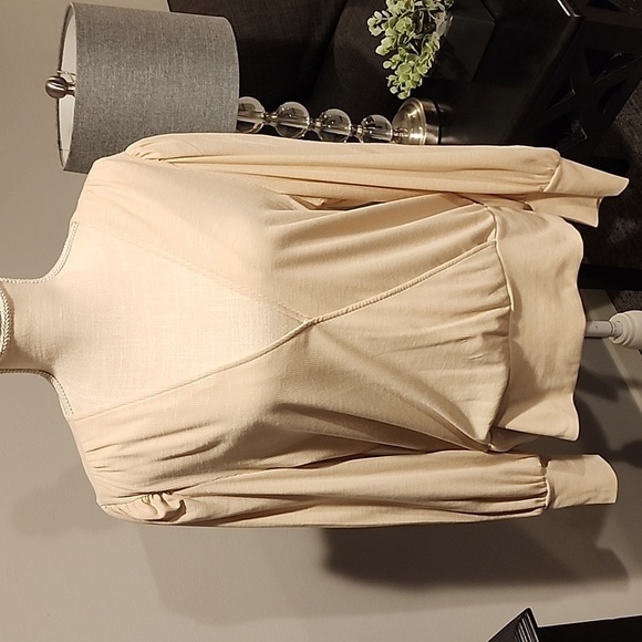Allison Joy Tops - Allison Joy v-neck cream ribbed long sleeve top size XL